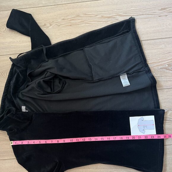 Lord & Taylor Black Velvet Zip-Front Jacket - Size M - Cozy Chic! - Picture 6 of 11